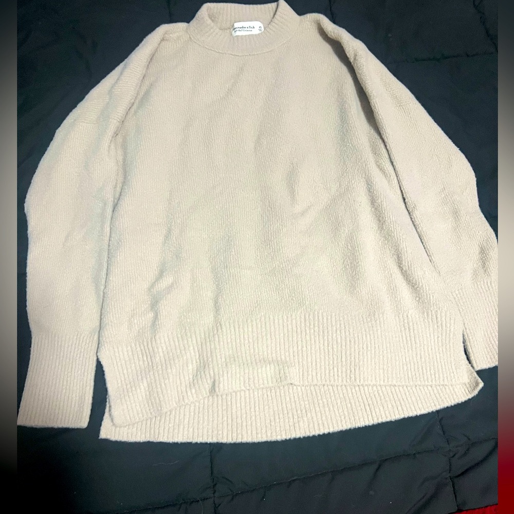 Long sleeve tan knitted Abercrombie and Fitch shirt